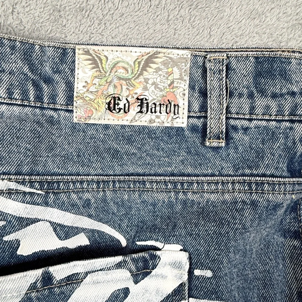 Ed Hardy Mens 40 Blue Denim Snake Panther Embroidered Raw Hem Jean Shorts Jorts